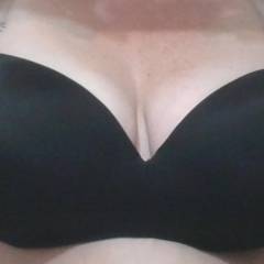 Very large tits of my girlfriend - OntFF's Girl