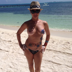 Pic #1 Body Paint - Big Tits, Beach