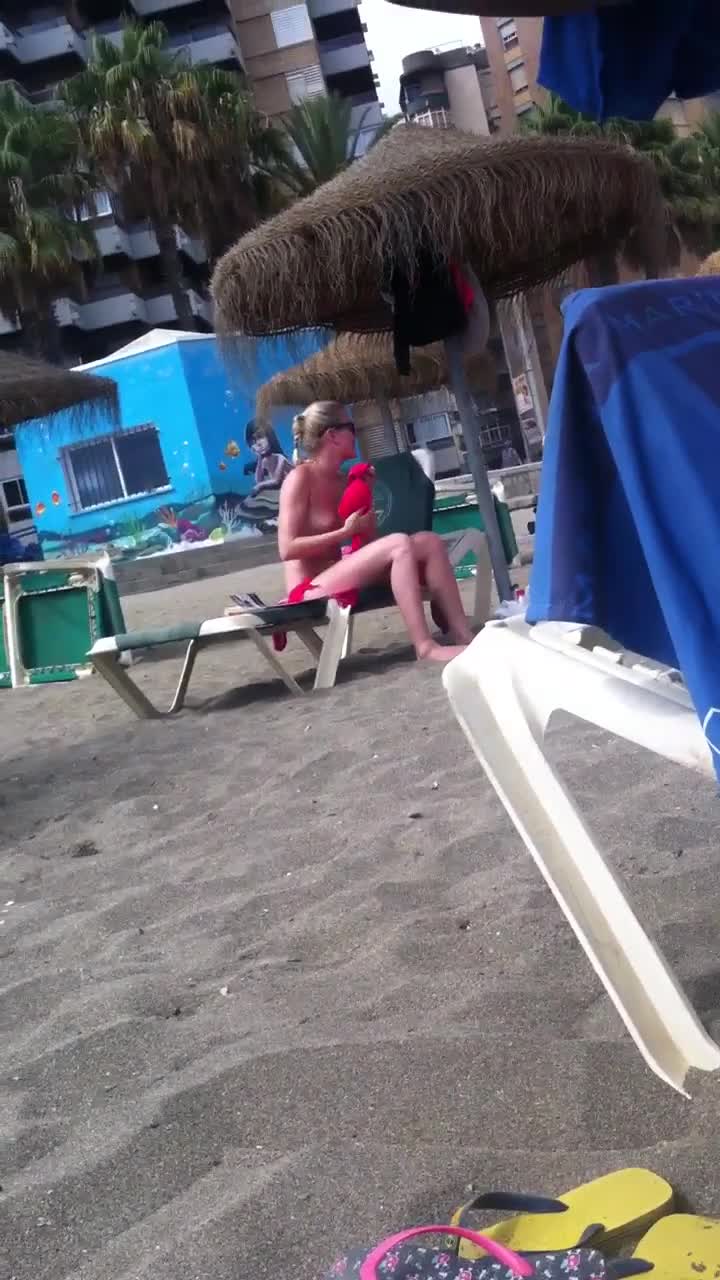 Pic #1Wonderful Girl - Outdoors