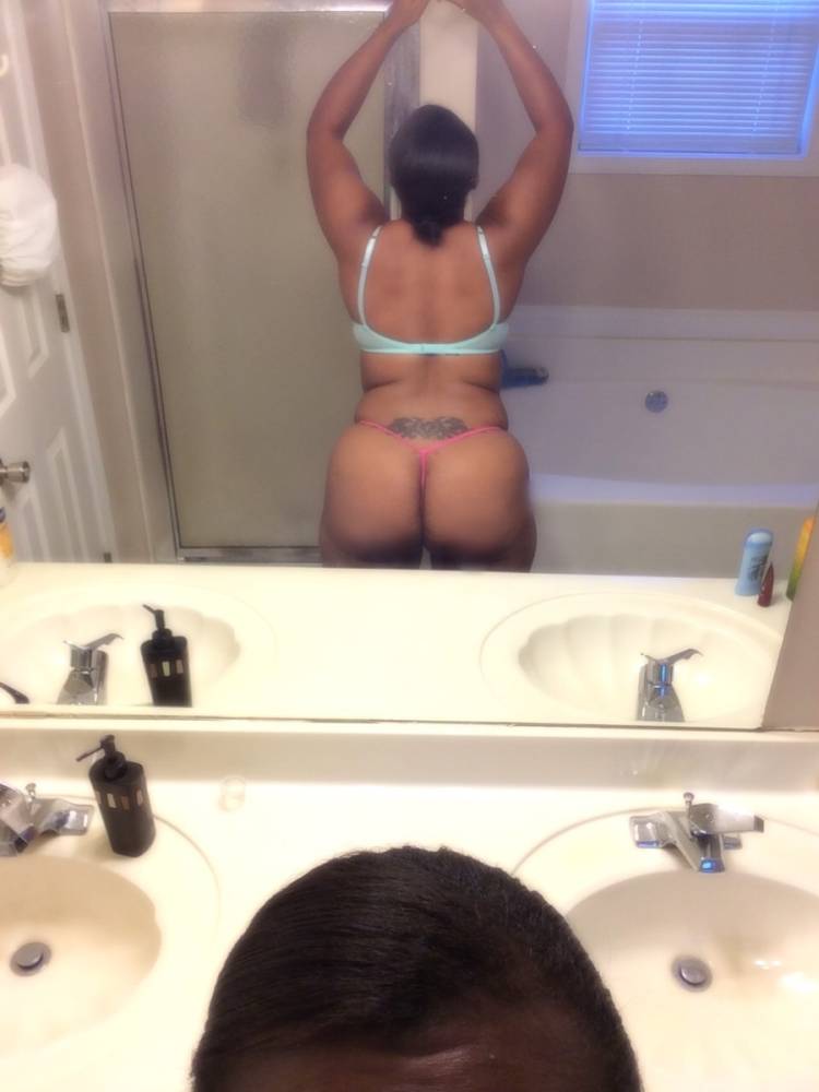 Pic #1 My wife's ass - bubblebutt 