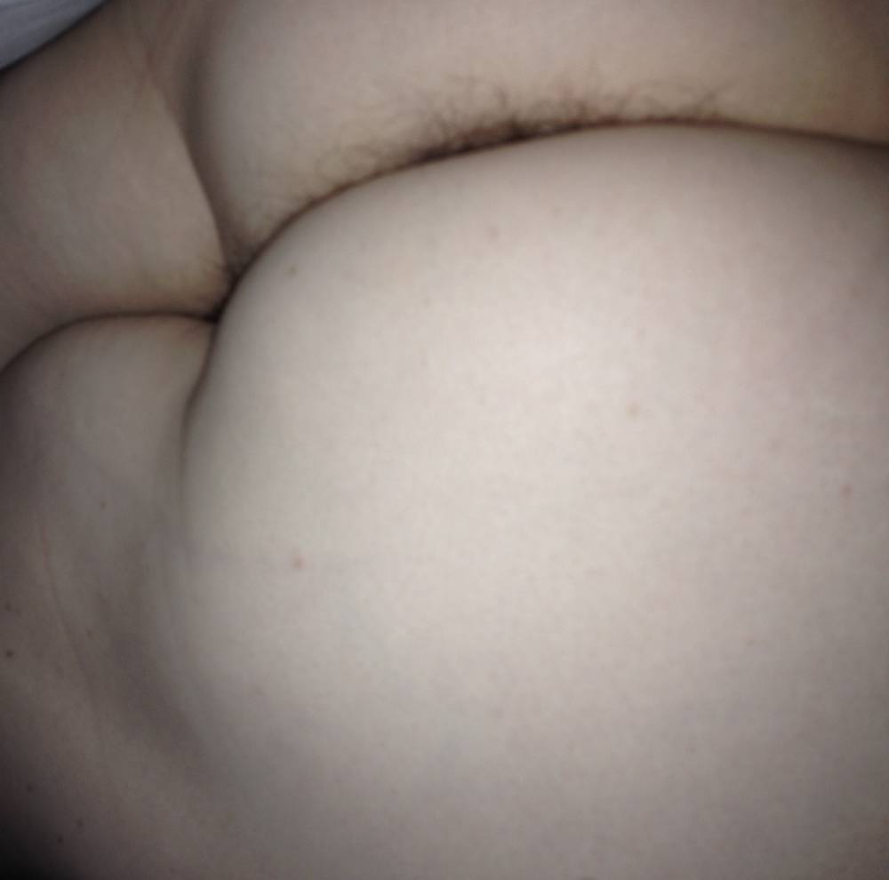 Pic #1 My wife's ass - Brenda