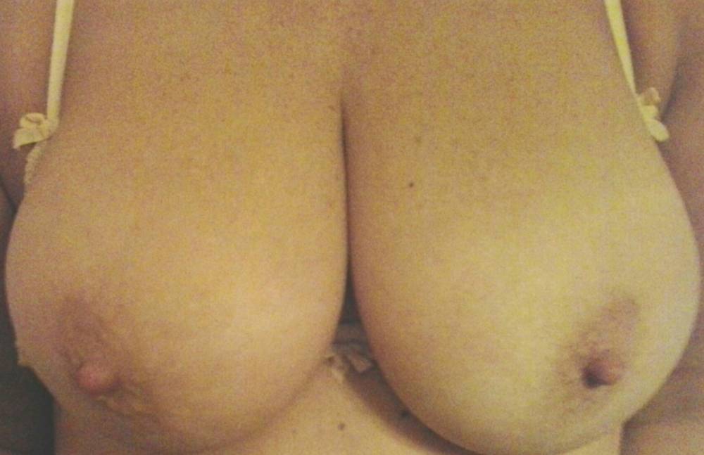 Pic #1 Large tits of my wife - Rebecca