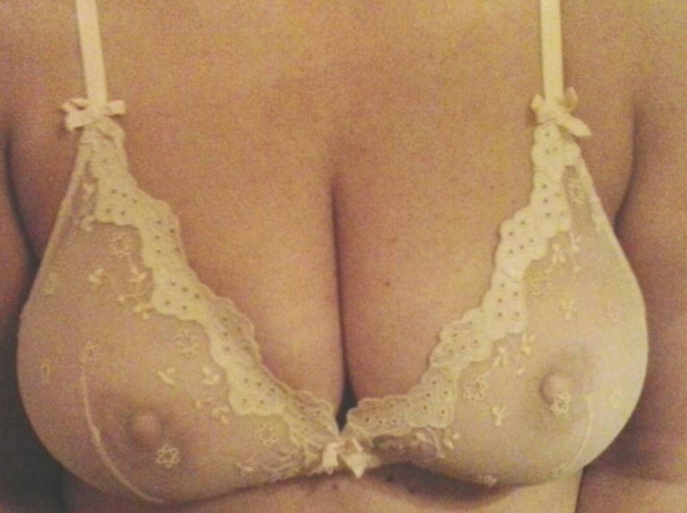 Pic #1 Large tits of my wife - Rebecca