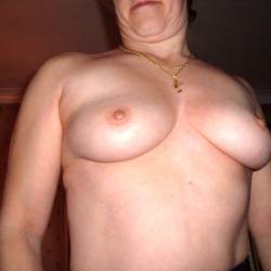 Medium tits of my wife - Puppy