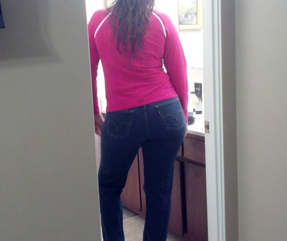 Pic #1 My ass - backyardgirl