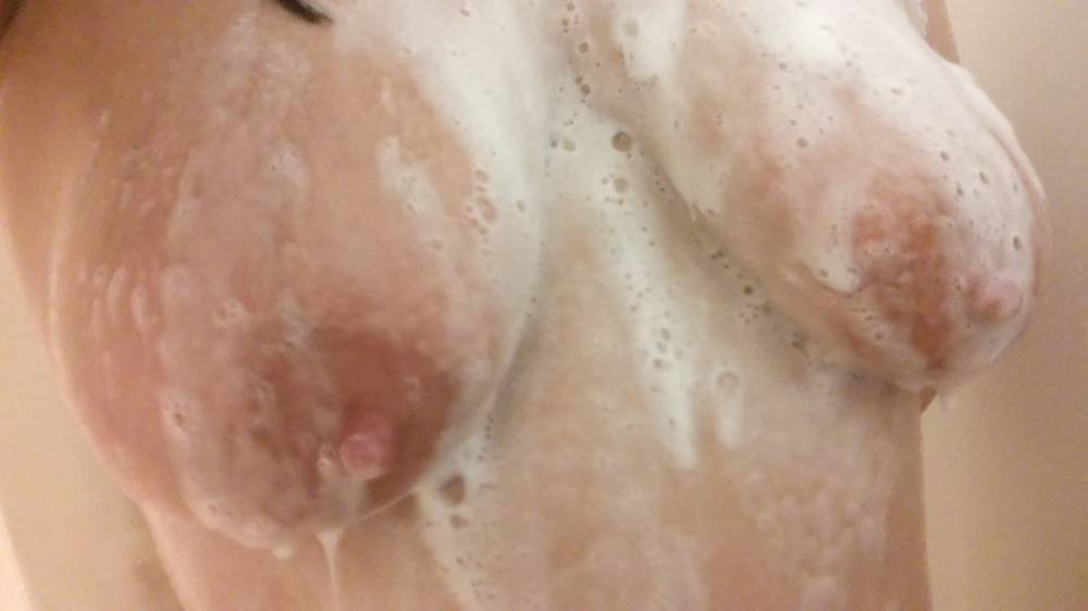 Pic #1 Large tits of my wife - michigangirl