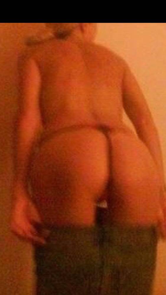 Pic #1 My girlfriend's ass - Gf ass
