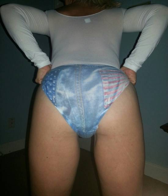 Pic #1 My wife's ass - paigeless