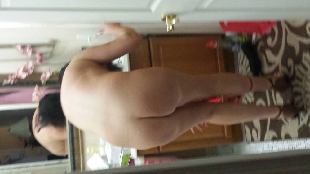 Pic #1 My wife's ass - Heidi