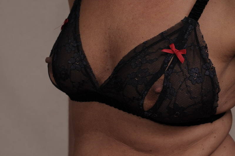 Pic #1 Medium tits of my wife - Lolu