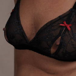 Medium tits of my wife - Lolu