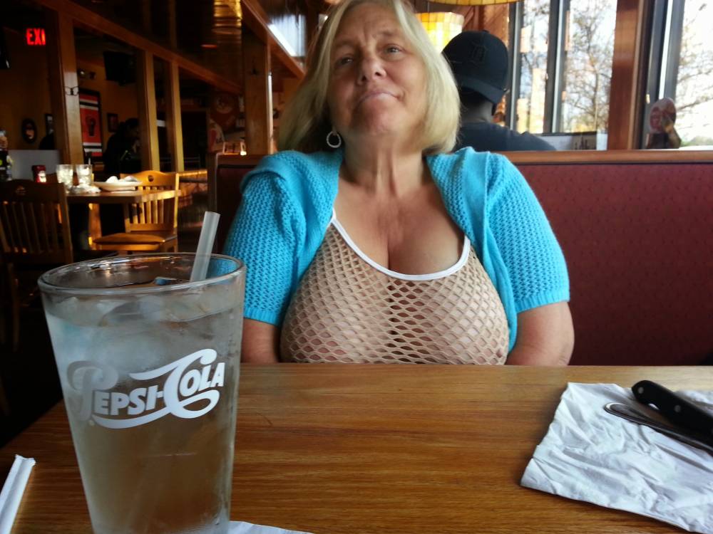 Pic #1 Very large tits of my wife - sweetsandy