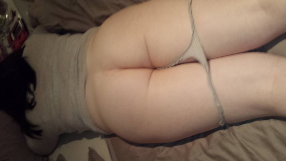 Pic #1 My wife's ass - BBW ZA Wife
