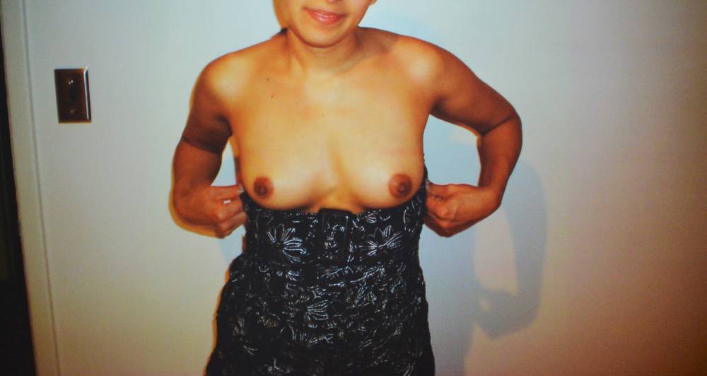 Pic #1 Small tits of my girlfriend - Carla