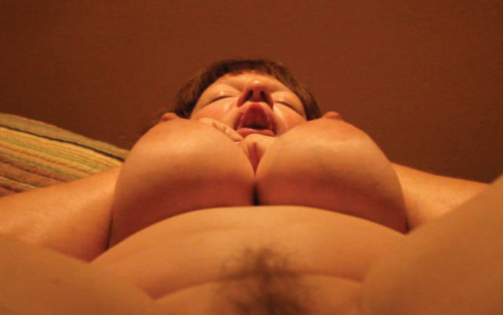 Pic #1 Very large tits of my wife - Tammi