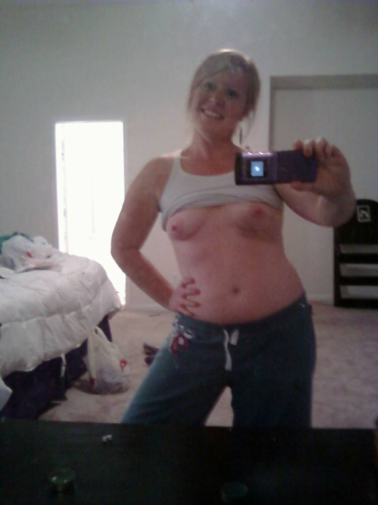 Pic #1 Small tits of a neighbor - René
