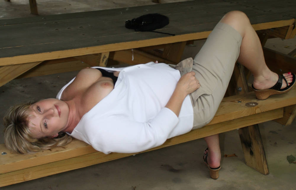 Pic #1 My large tits - LeighA