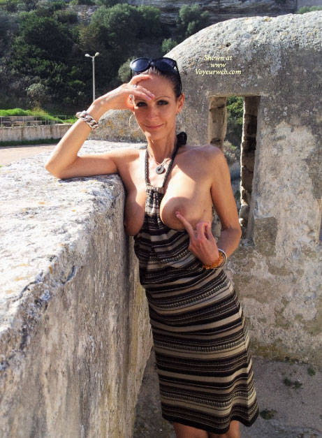 Pic #1Quickly Outdoor - Big Tits, Brunette