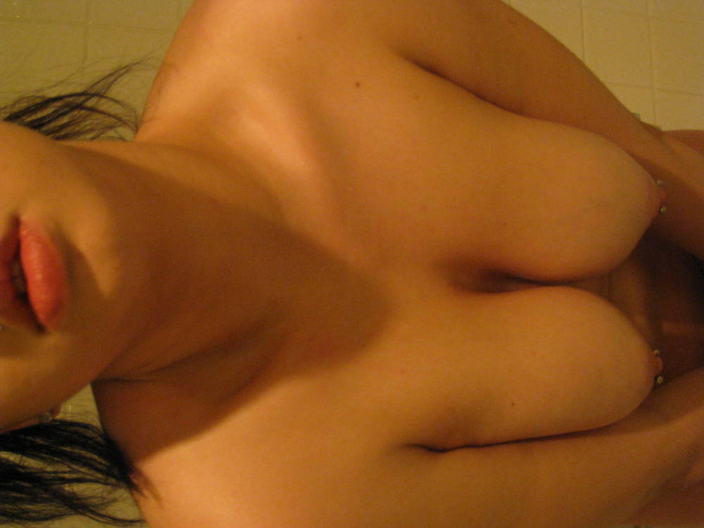 Pic #1 My medium tits - Naye