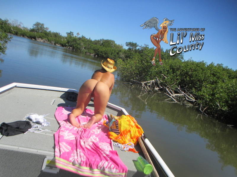 Pic #1 My wife's ass - Lil' Miss