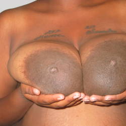 Large tits of a neighbor - Fran