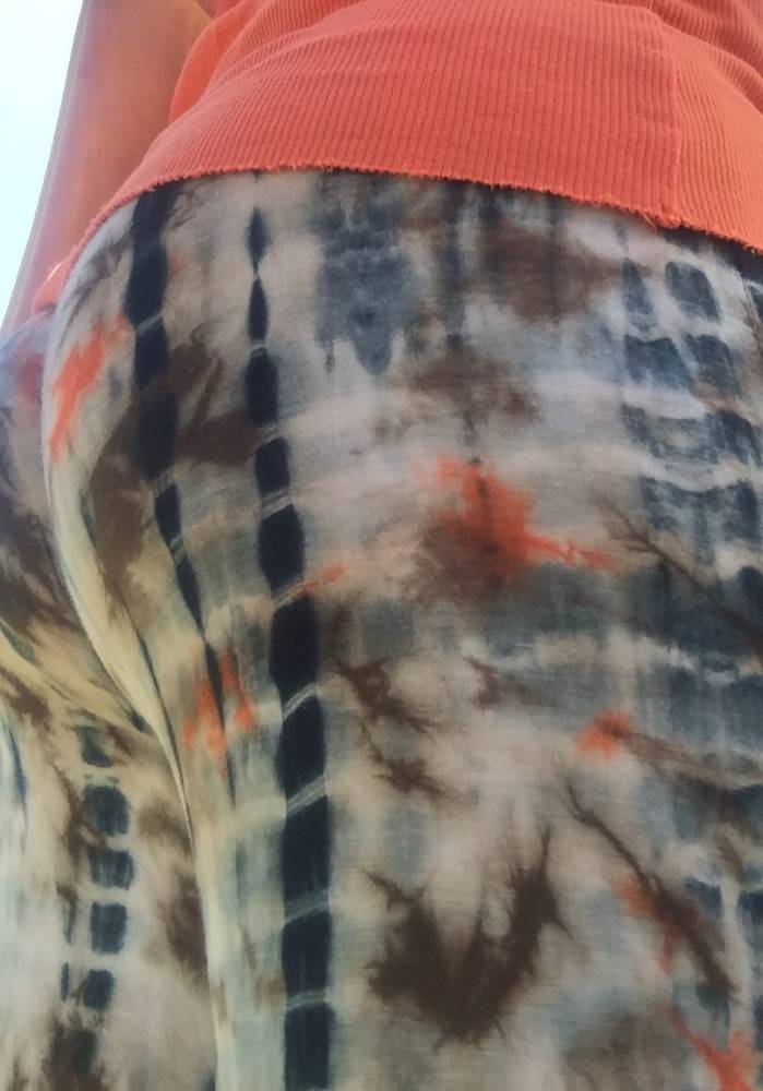 Pic #1 My girlfriend's ass - AngelaD