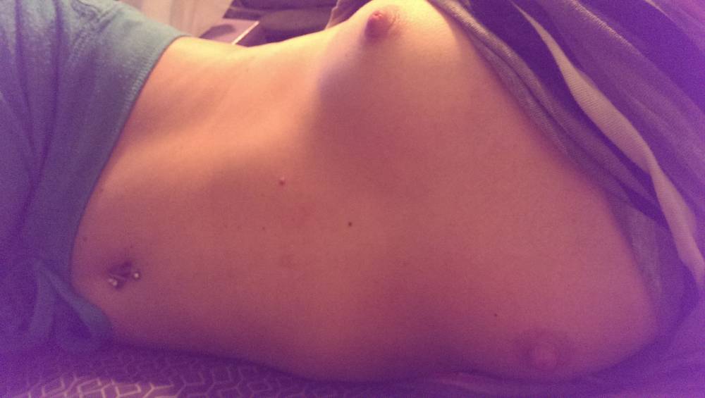 Pic #1 My small tits - xxmagnoliaxx