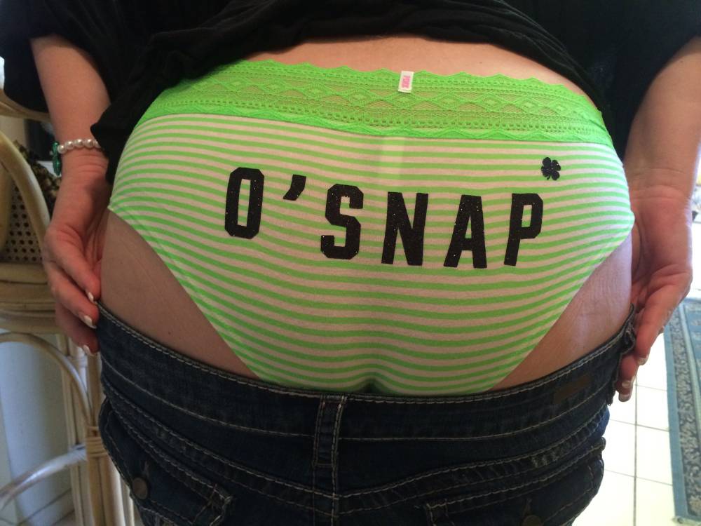 Pic #1 My girlfriend's ass - AngelaD