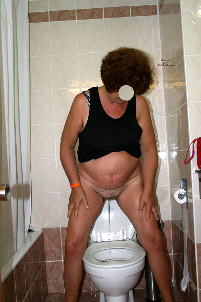 Pic #1To Piss - Brunette, Wife/wives, Bush Or Hairy