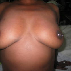 Medium tits of a neighbor - Vonnie