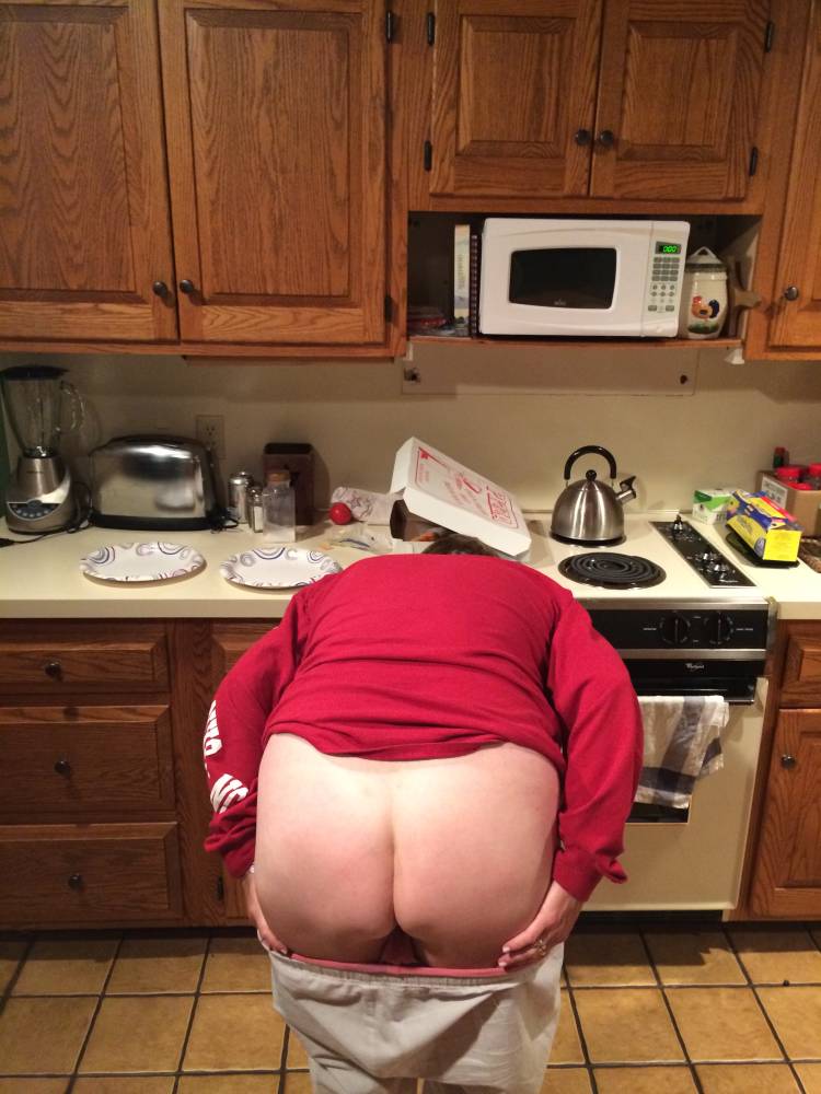 Pic #1 My wife's ass - kimberly