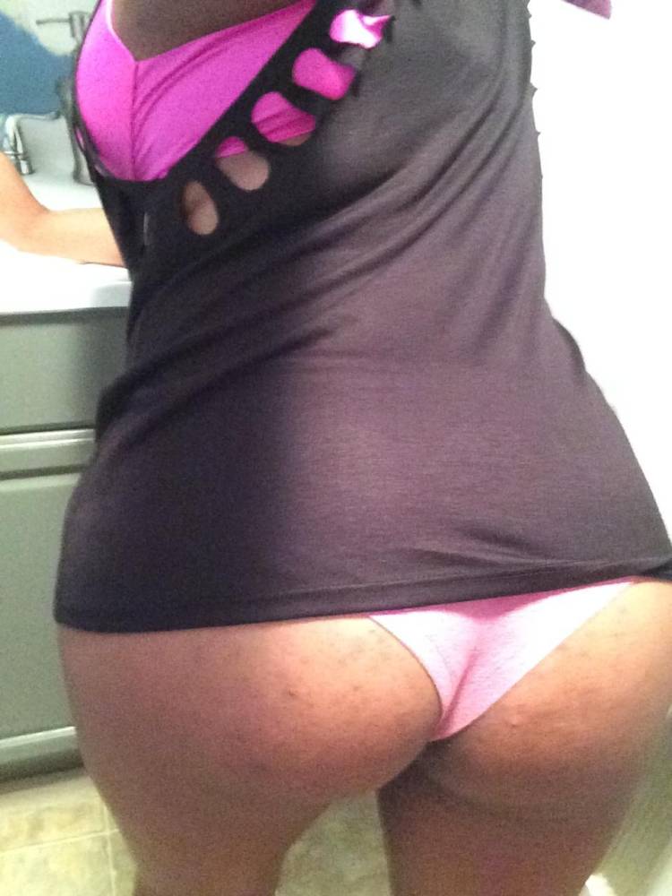 Pic #1 My wife's ass - Honey Roasted 
