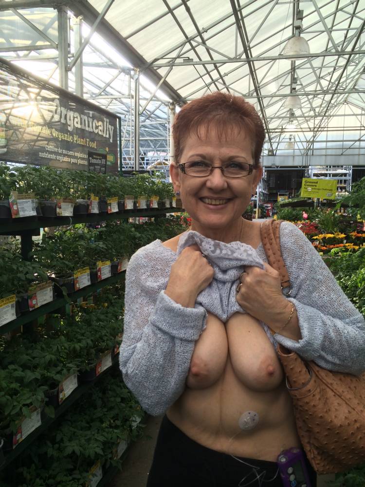 Pic #1 My large tits - Pasmela D