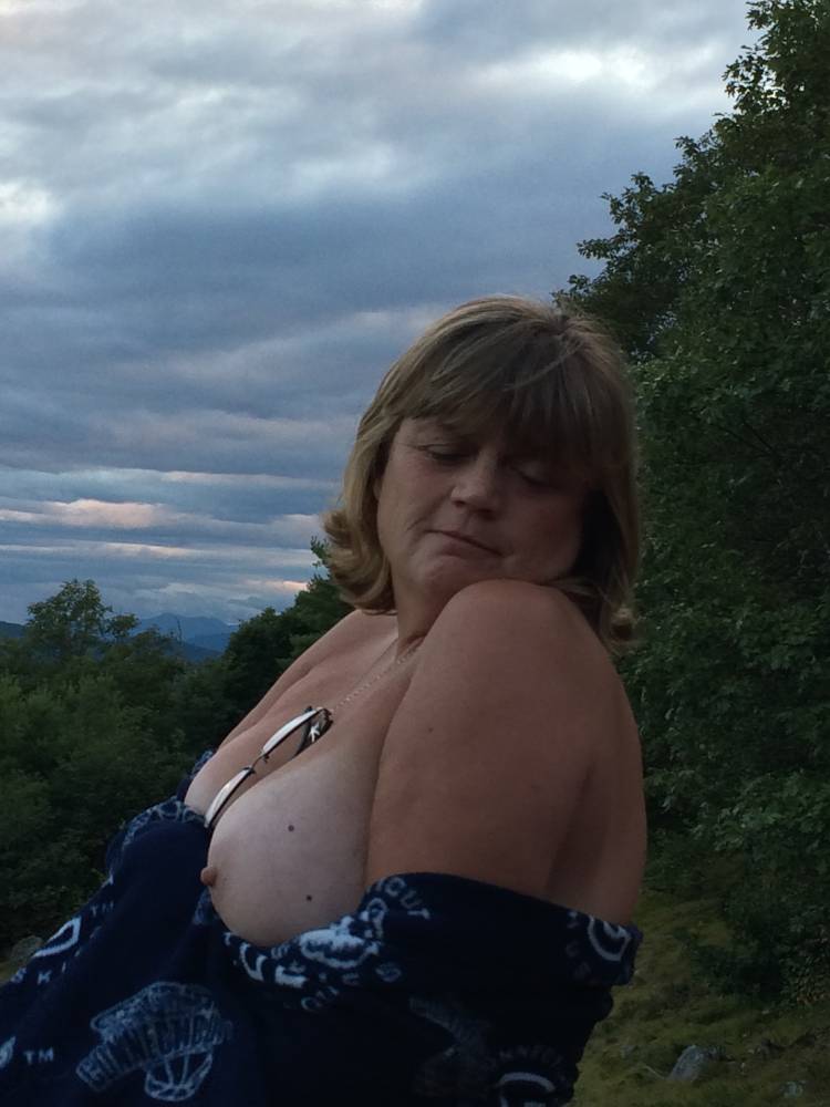 Pic #1 Large tits of my wife - kimberly