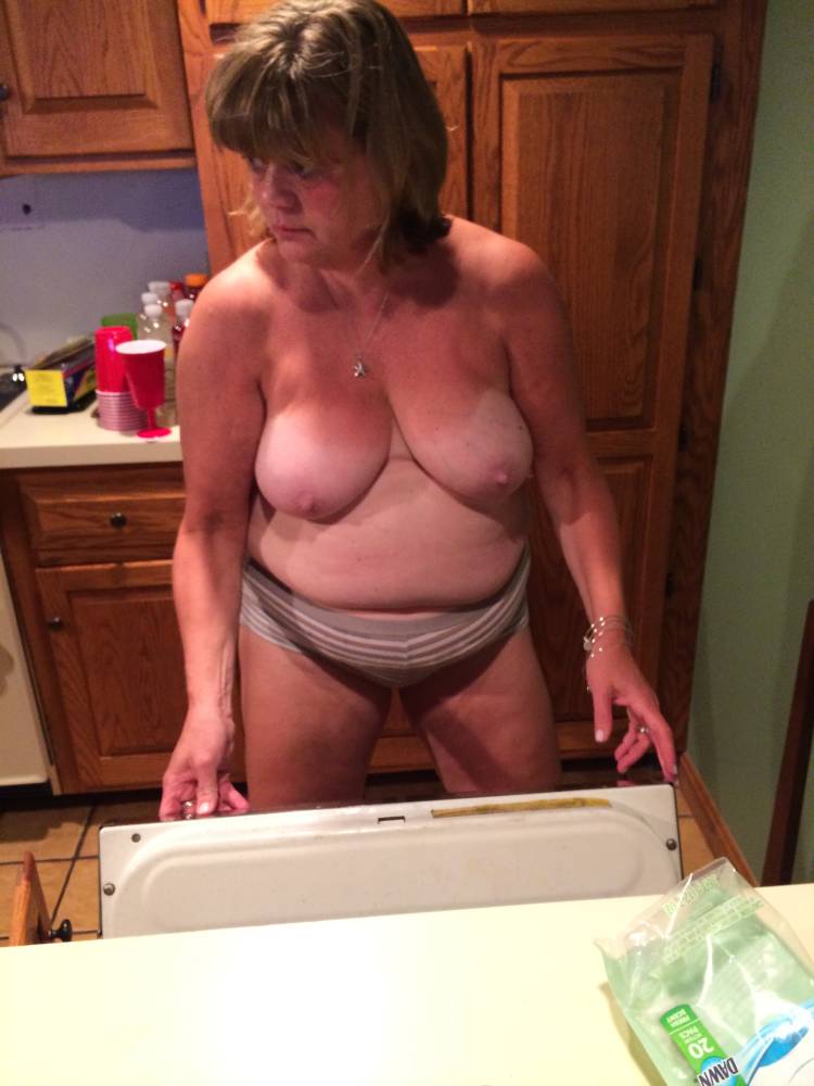 Pic #1 Large tits of my wife - kimberly
