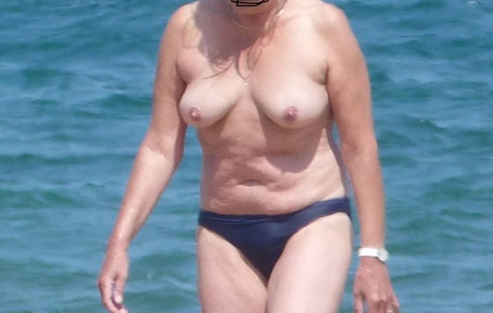 Pic #1 Medium tits of a neighbor - Lisa
