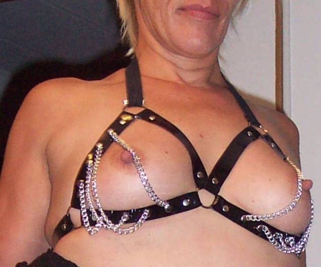 Pic #1 My medium tits - Sara Enjoyes
