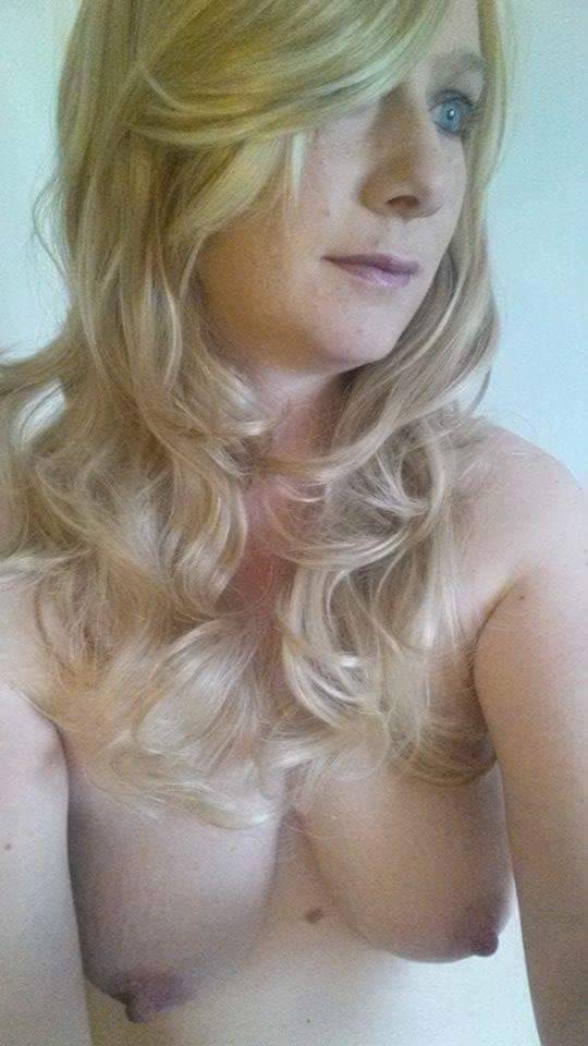Pic #1 My medium tits - kelly 