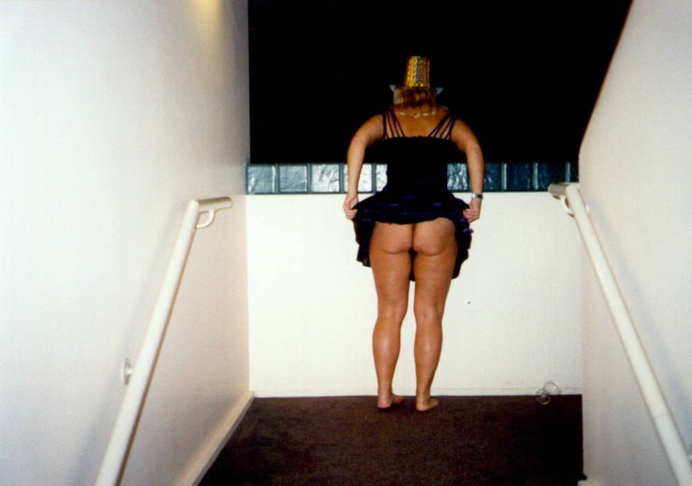 Pic #1 My wife's ass - Mrs LGN