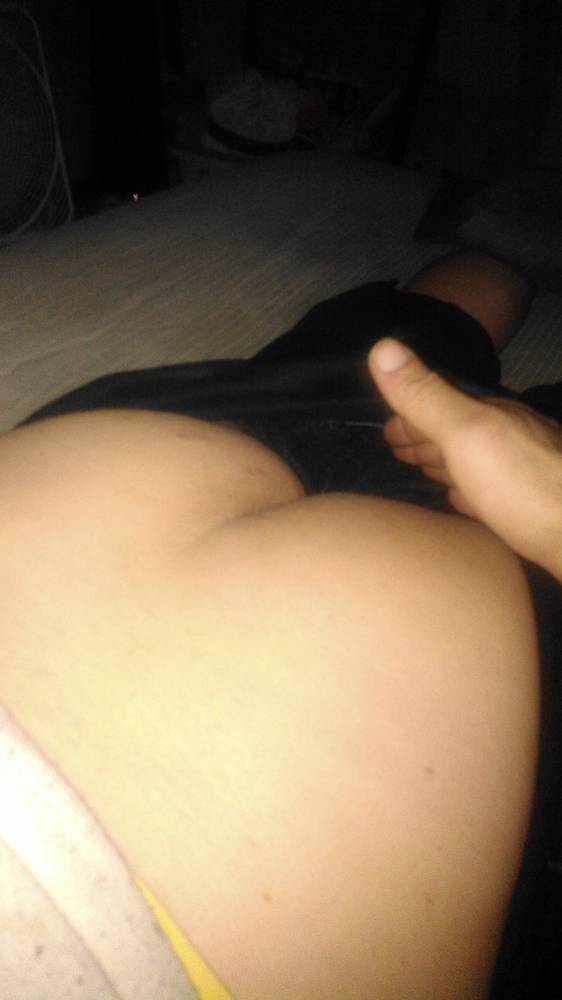 Pic #1 My ex-girlfriend's ass - Abunda