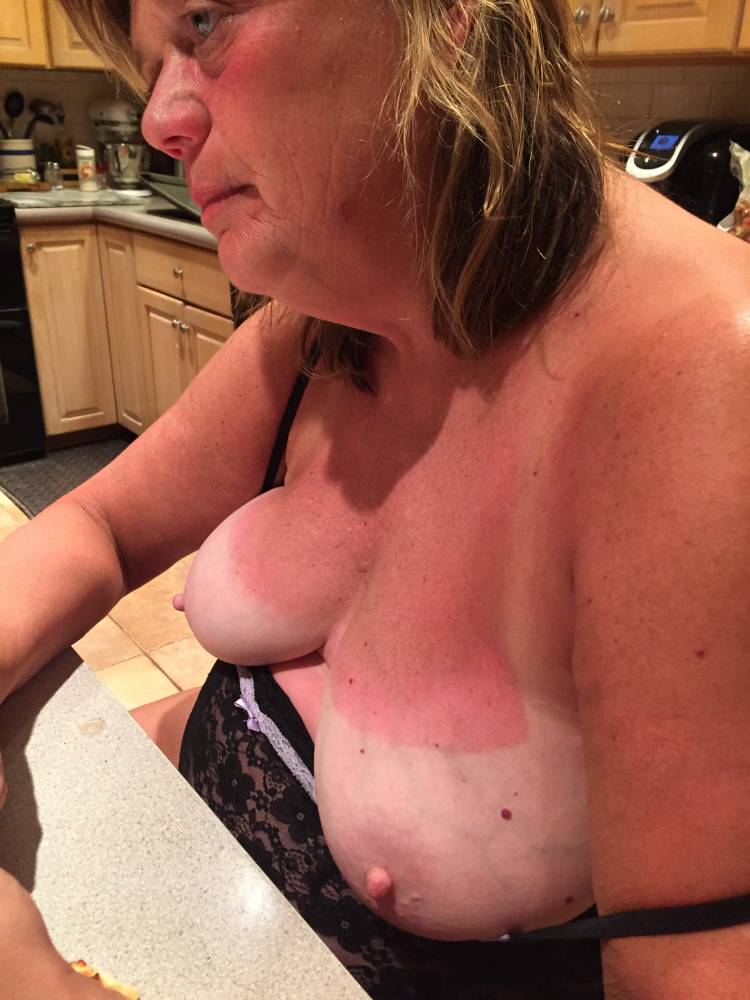 Pic #1 Large tits of my wife - Kimberly