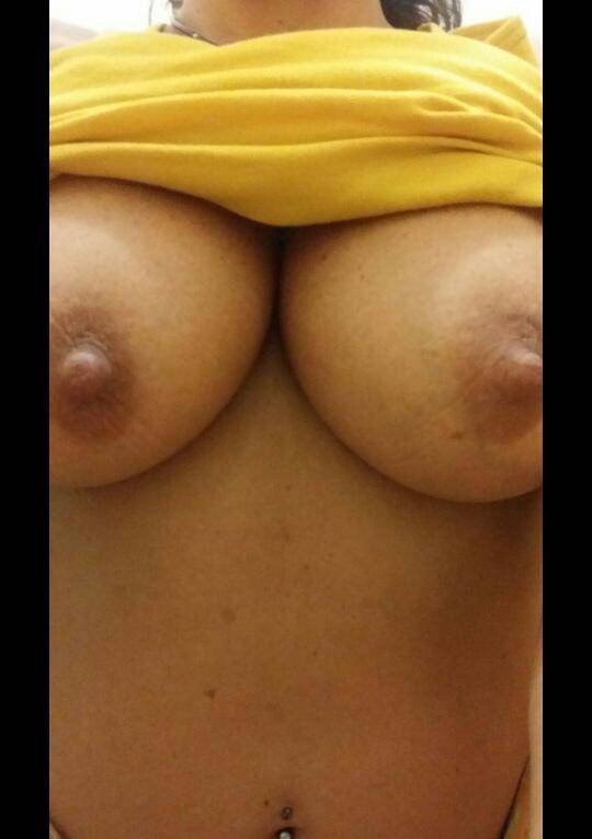 Pic #1 Medium tits of my wife - Kate 