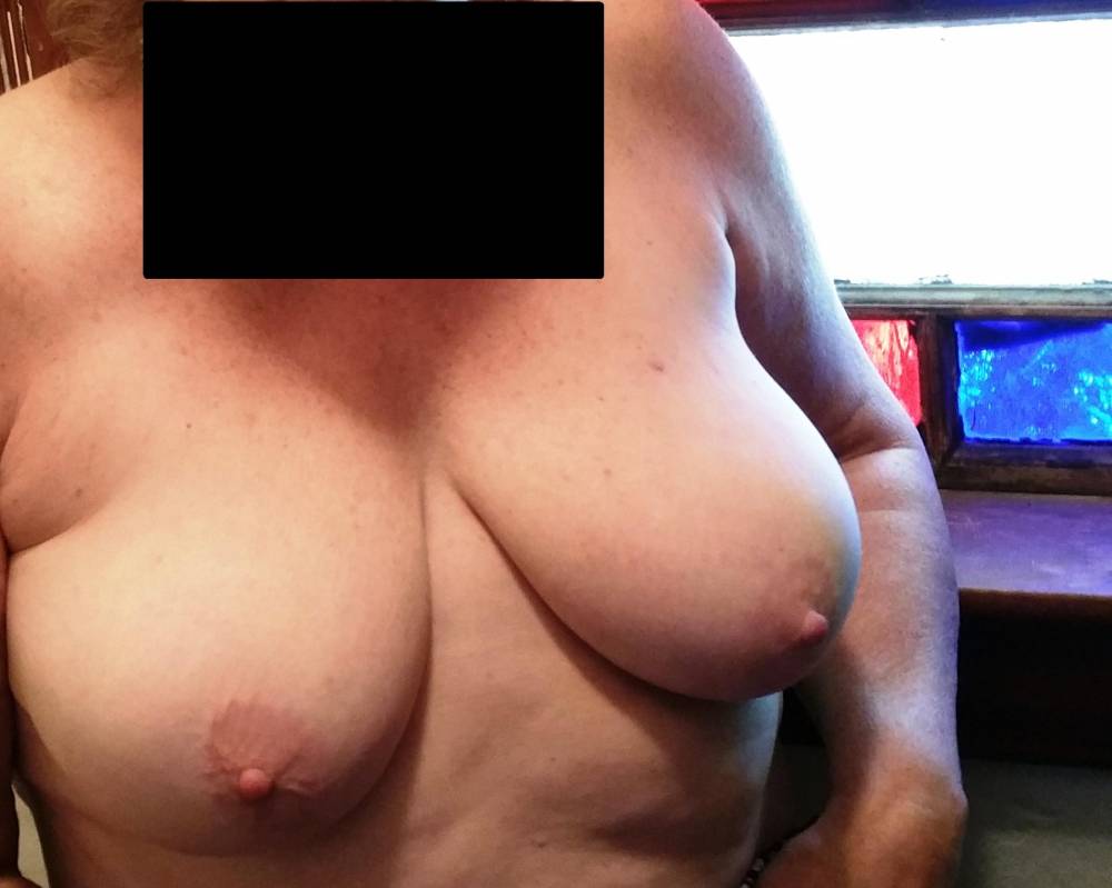 Pic #1 My large tits - HoFlo