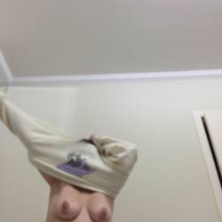 Medium tits of my wife - Claudia 