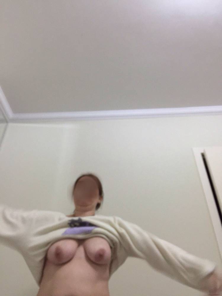 Pic #1 Medium tits of my wife - Claudia
