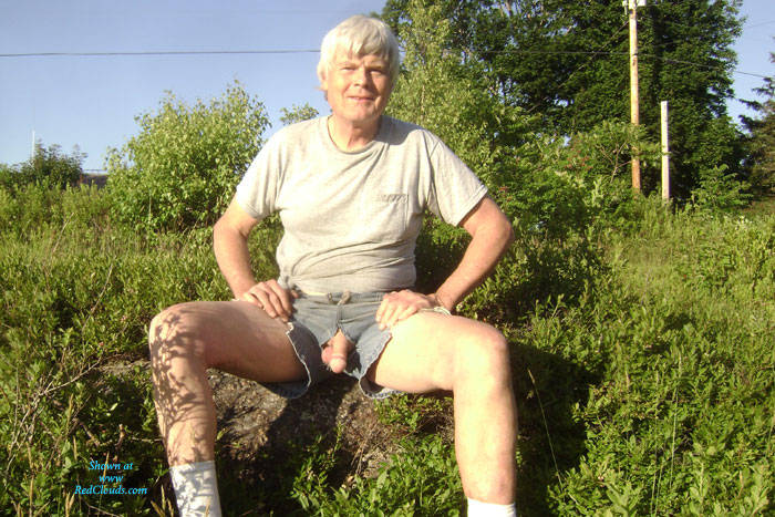 Pic #1M* I Expose Myself To Joggers