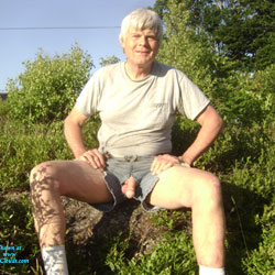 Pic #1M* I Expose Myself To Joggers