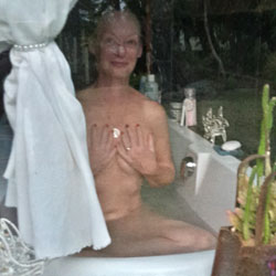 Pic #1Bathtime - Big Tits, Wife/wives