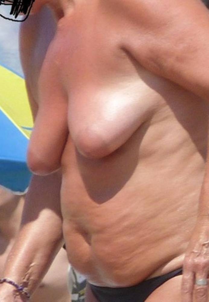 Pic #1 Medium tits of my wife - Lisa