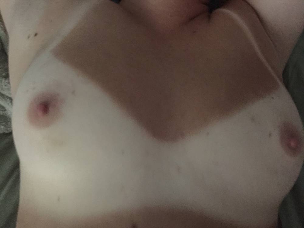 Pic #1 Medium tits of my girlfriend - Muffy